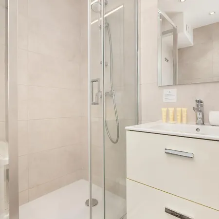 Sloneczny Apartament W Sercu Gdyni By Renters Γκντίνια